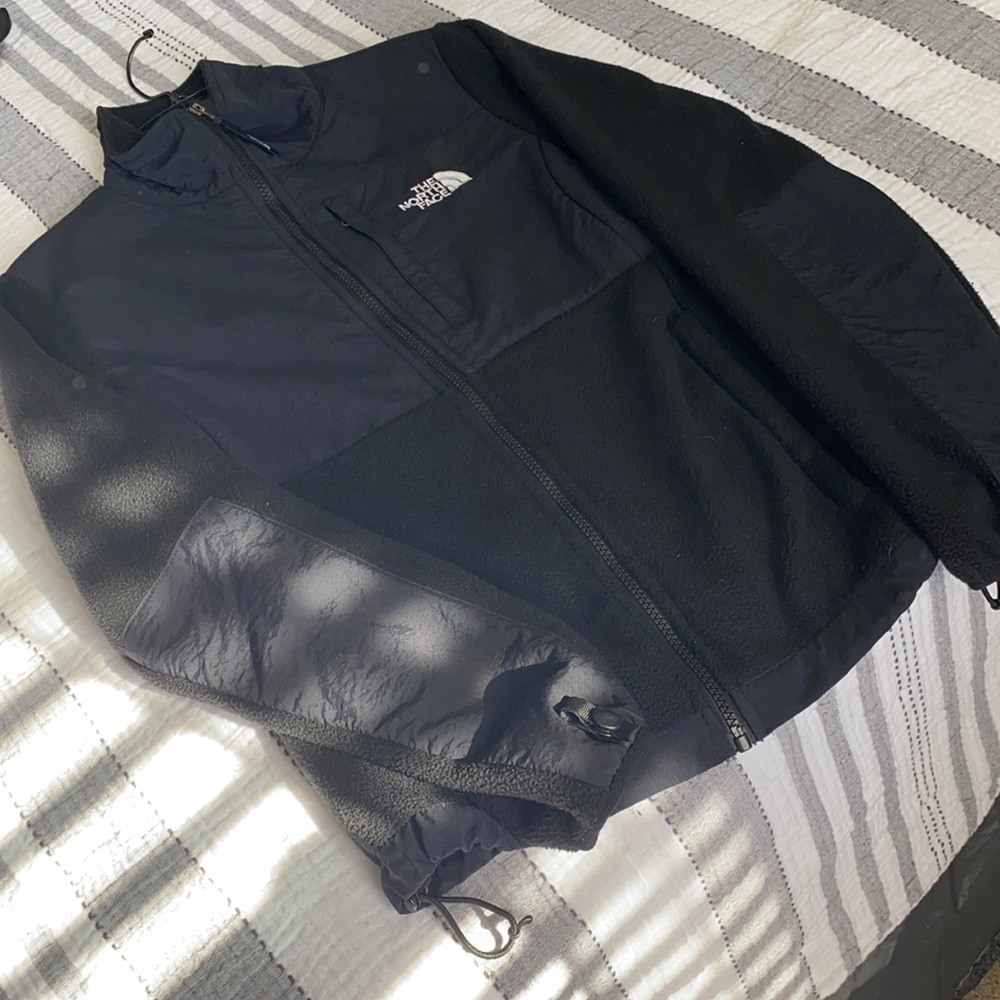 Black north face jacket